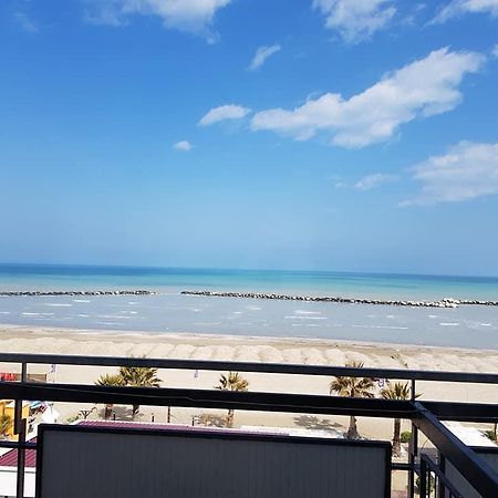 Hotel Brenta Viserbella di Rimini Luaran gambar