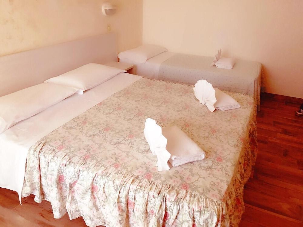 Hotel Brenta Viserbella di Rimini Luaran gambar