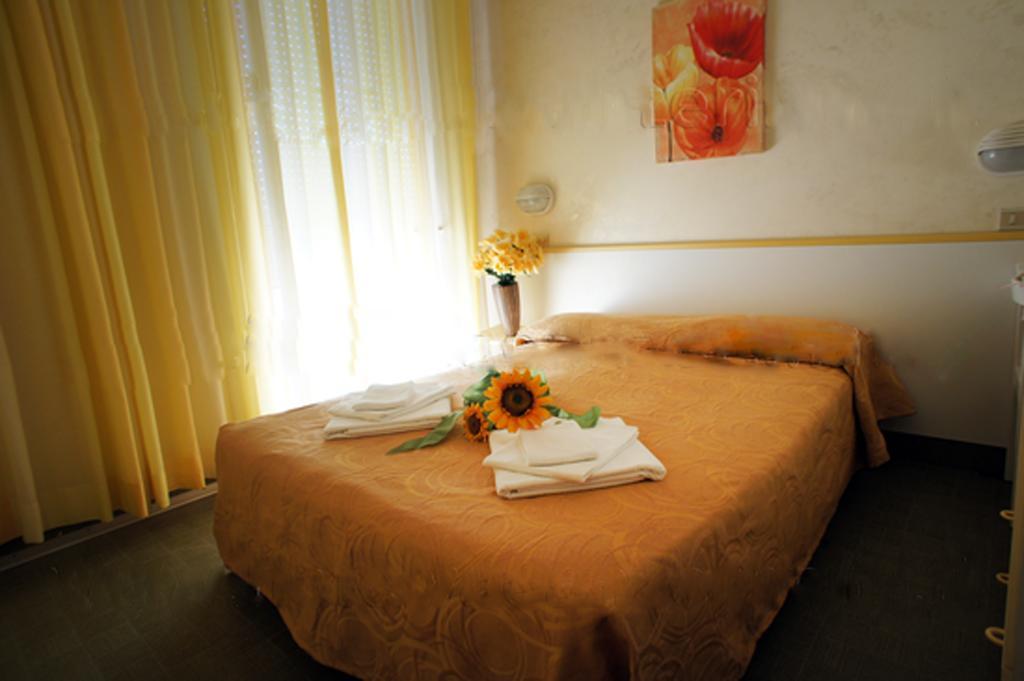 Hotel Brenta Viserbella di Rimini Luaran gambar