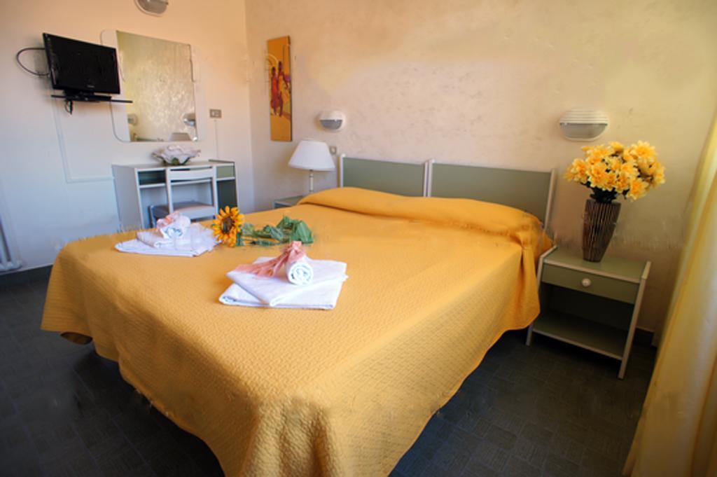 Hotel Brenta Viserbella di Rimini Luaran gambar