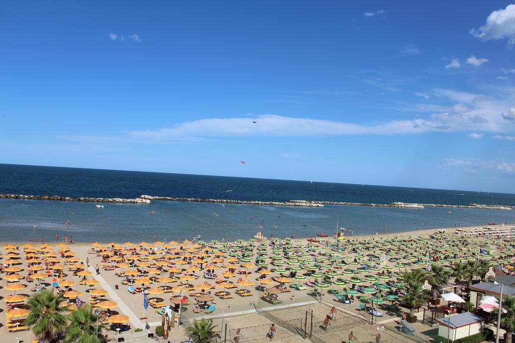 Hotel Brenta Viserbella di Rimini Luaran gambar