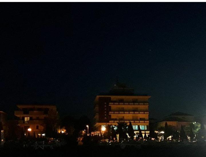 Hotel Brenta Viserbella di Rimini Luaran gambar