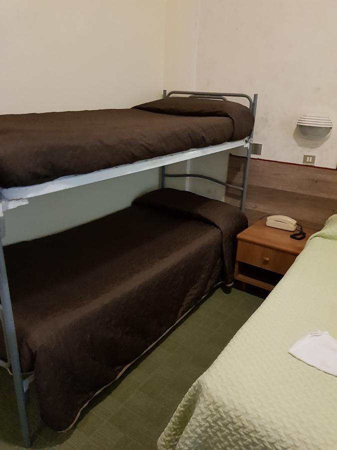 Hotel Brenta Viserbella di Rimini Luaran gambar
