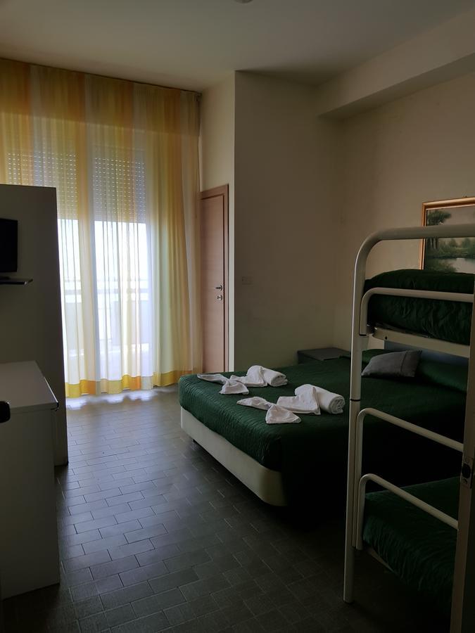 Hotel Brenta Viserbella di Rimini Luaran gambar
