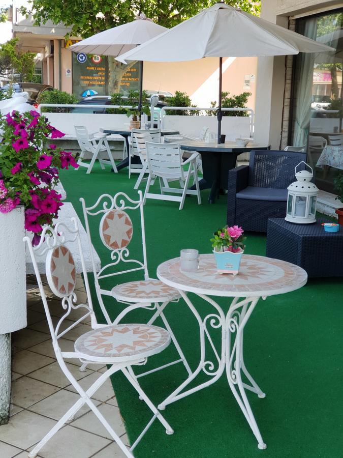 Hotel Brenta Viserbella di Rimini Luaran gambar