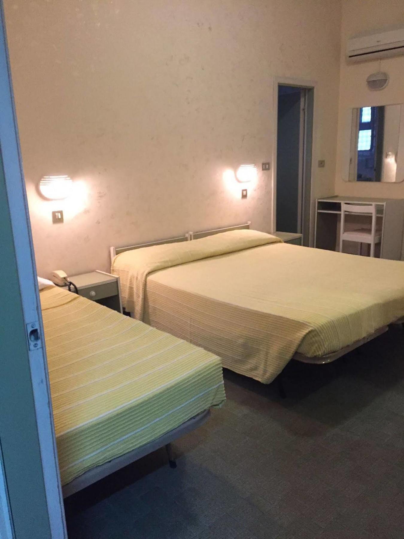 Hotel Brenta Viserbella di Rimini Luaran gambar