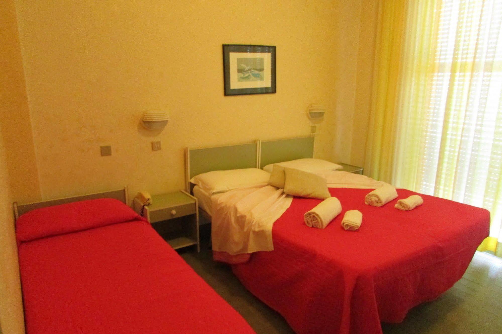 Hotel Brenta Viserbella di Rimini Luaran gambar