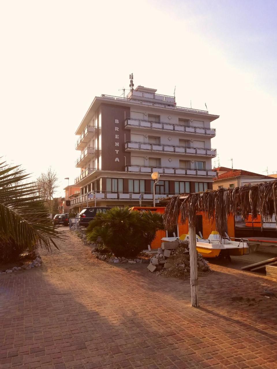 Hotel Brenta Viserbella di Rimini Luaran gambar